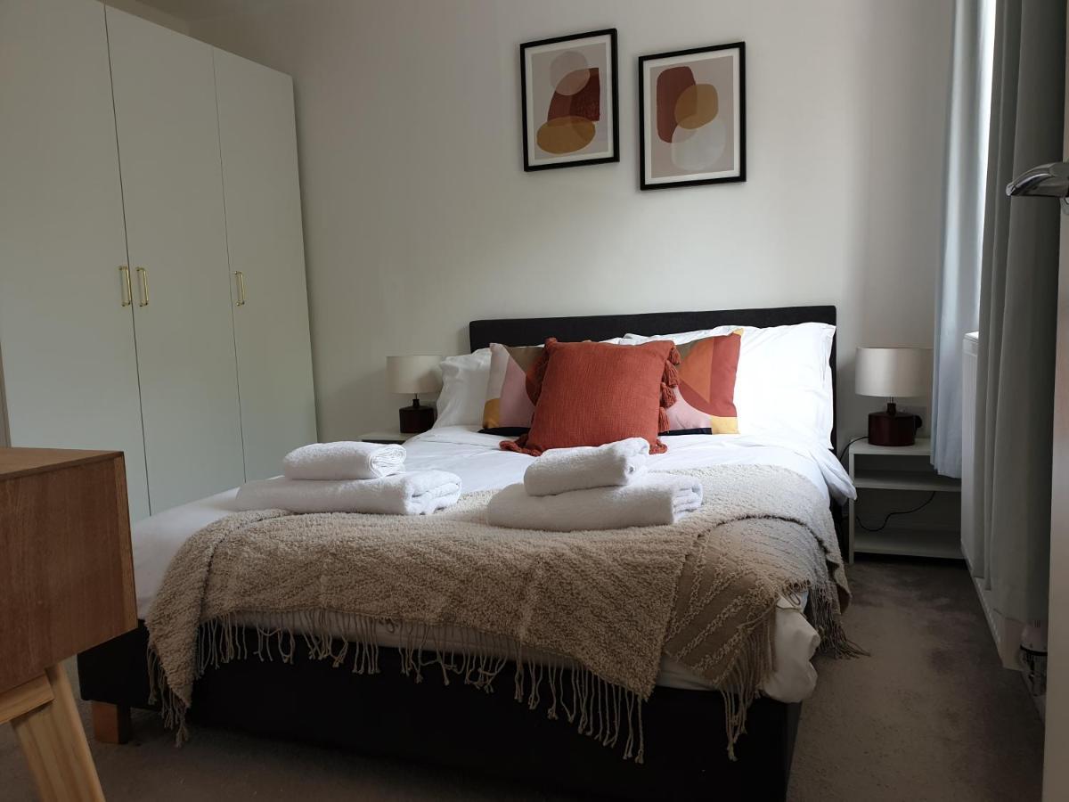 Cheerful 1 Private Room-Ensuite With Free Parking Silverdale  Exterior photo