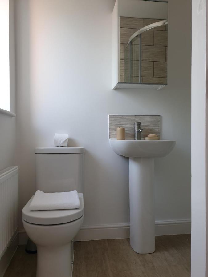 Cheerful 1 Private Room-Ensuite With Free Parking Silverdale  Exterior photo