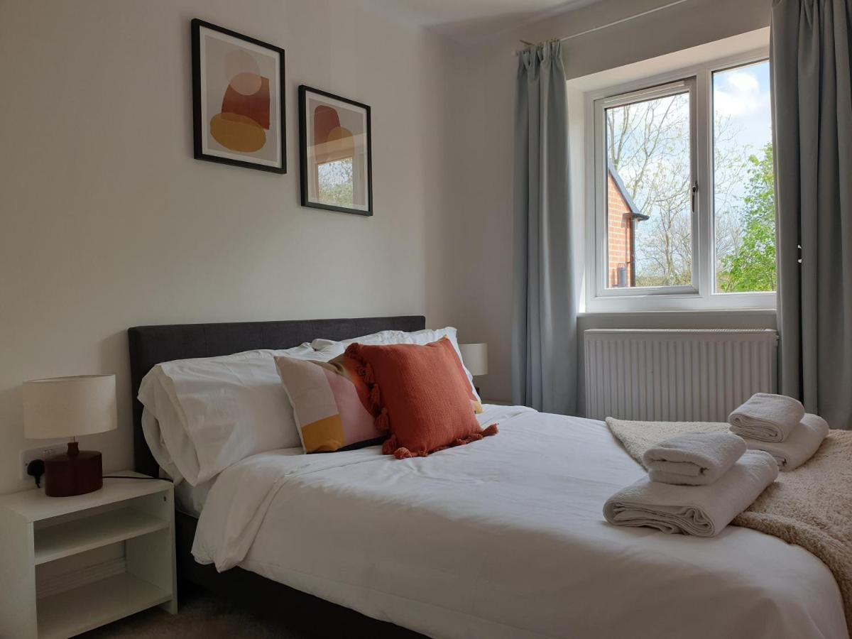 Cheerful 1 Private Room-Ensuite With Free Parking Silverdale  Exterior photo